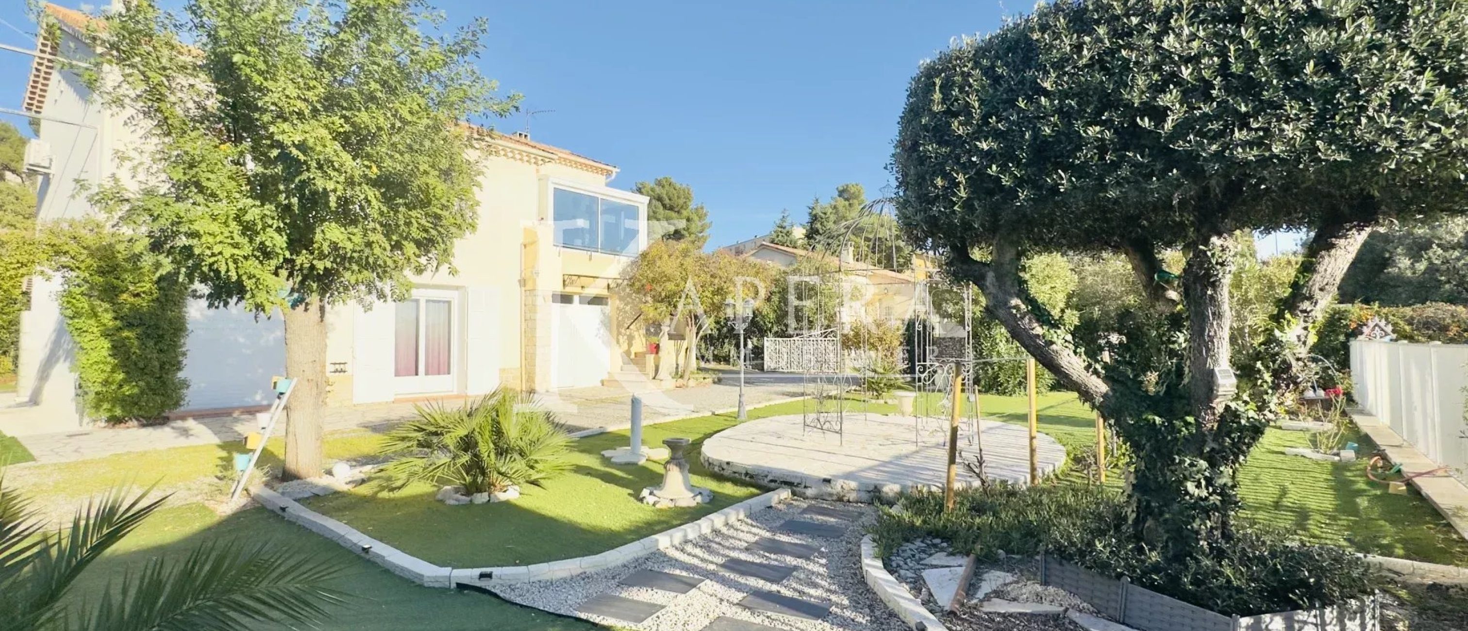 VENTE MAISON 181M2 - DRAGUIGNAN - PISCINE