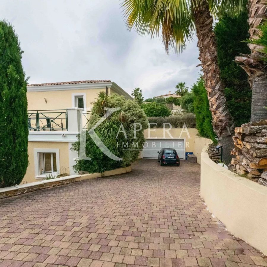 VENTE VILLA D'ARCHITECTE 6P 203M² DANS DOMAINE PRIVE - FALICON