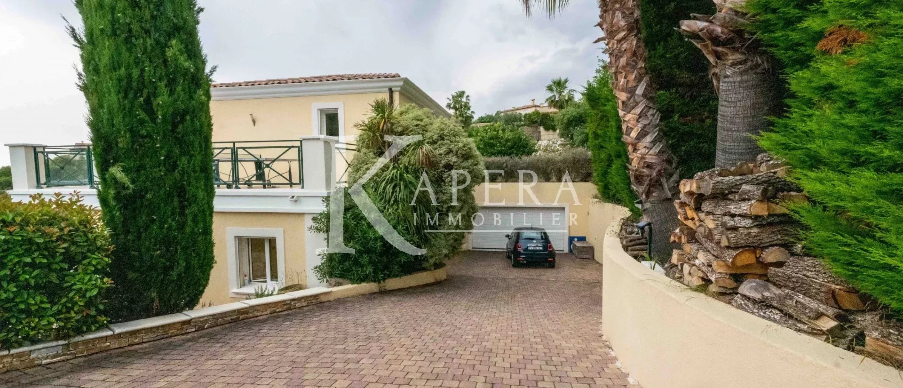 VENTE VILLA D'ARCHITECTE 6P 203M² DANS DOMAINE PRIVE - FALICON
