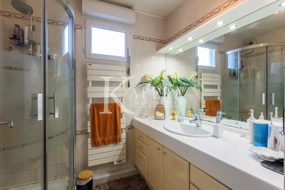 VENTE 3P 70M2 - SAINT LAURENT DU VAR/RASCAS - TERRASSE - GARAGE