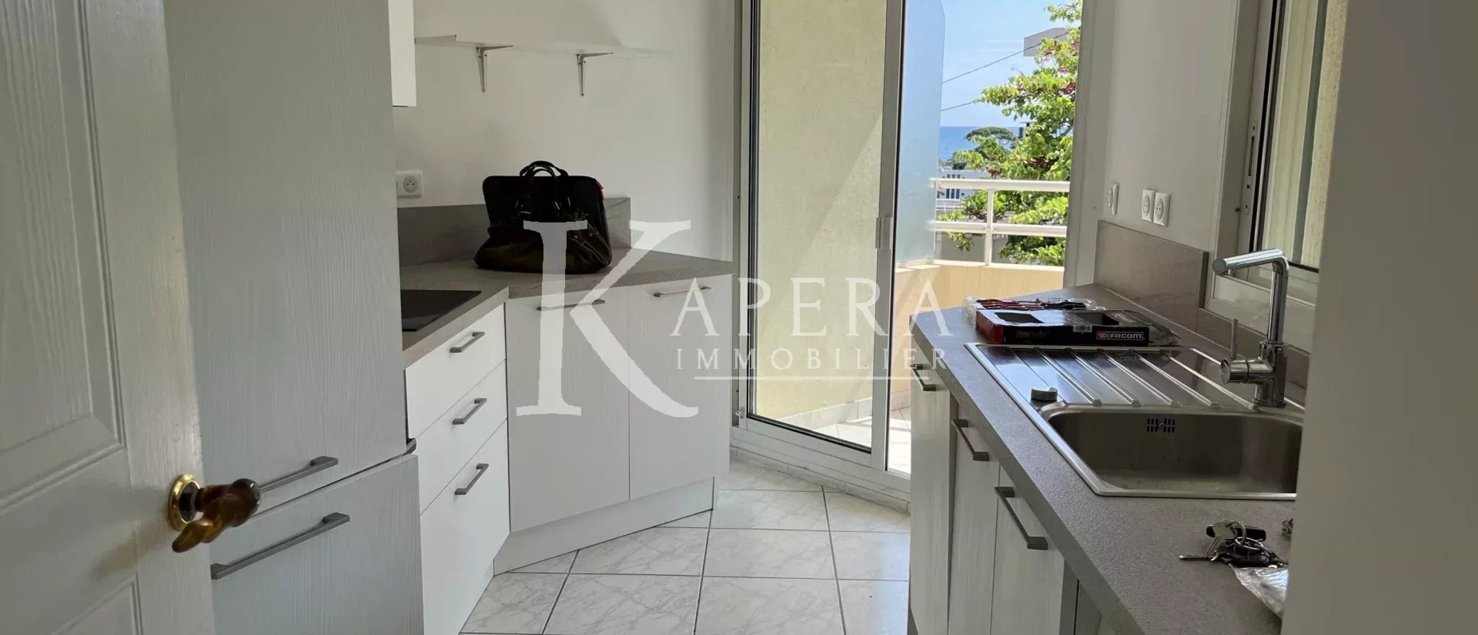 LOCATION VIDE 3 PIECES 75m2 - ANTIBES ILETTE - VUE MER-GARAGE