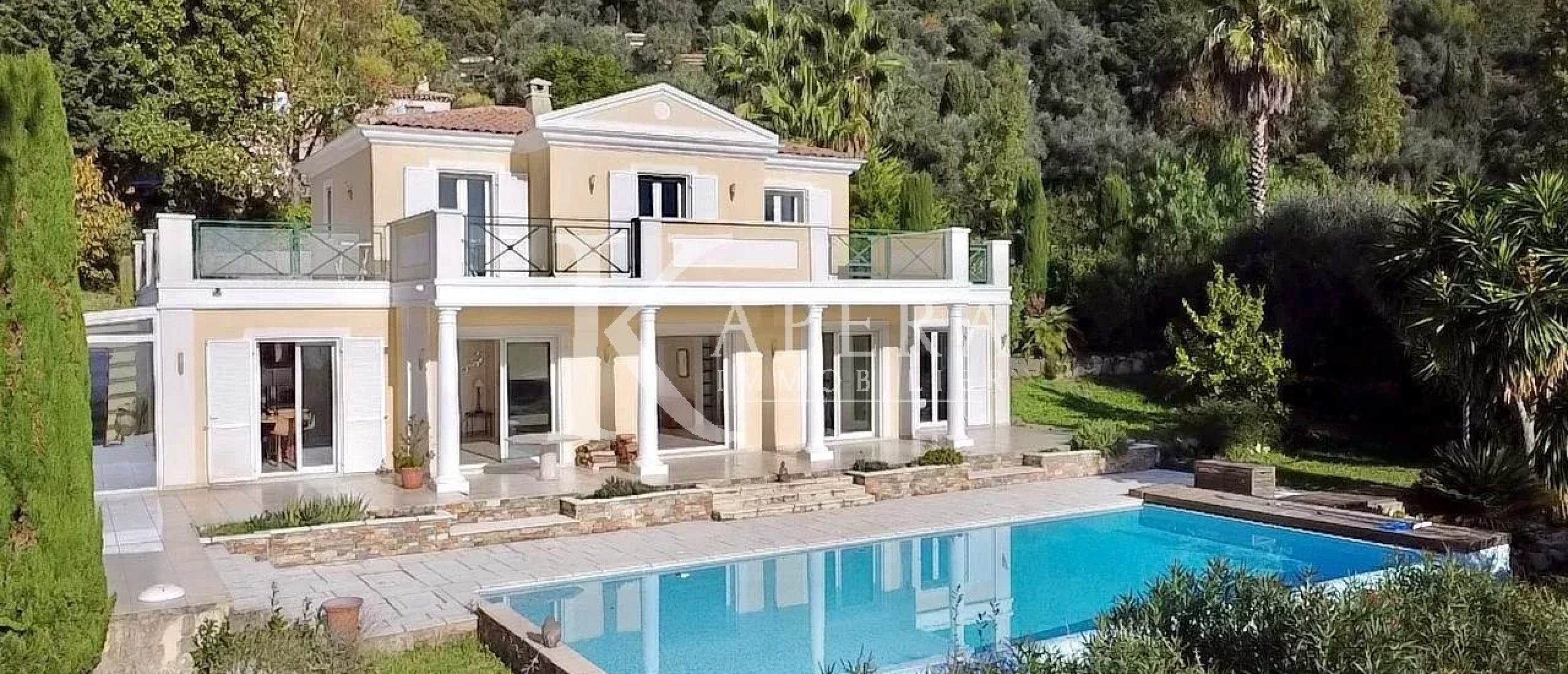 VENTE VILLA D'ARCHITECTE 6P 203M² DANS DOMAINE PRIVE - FALICON