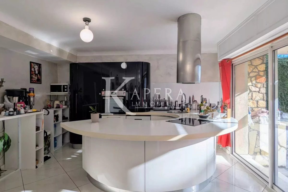 VENTE 5P 180M2 - ST LAURENT DU VAR/GARE - REZ DE JARDIN