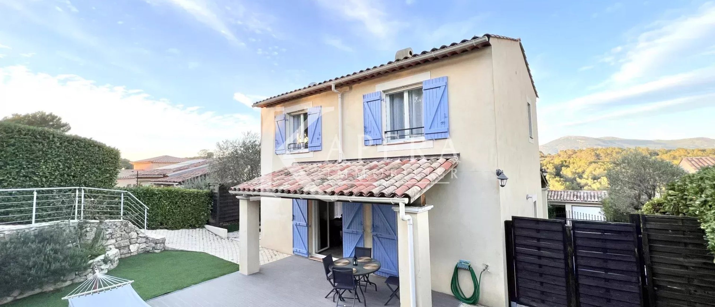 LOCATION VILLA 5P- VALBONNE-PISCINE