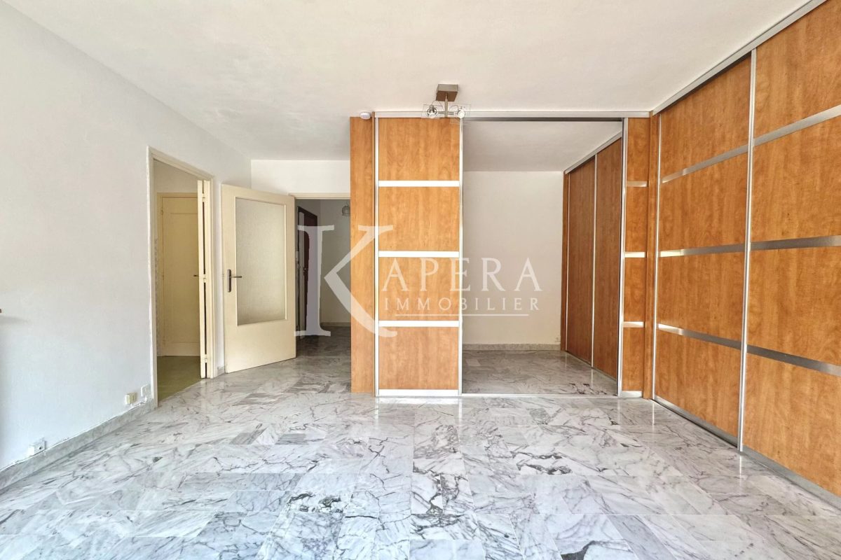 VENTE GRAND F1 36 M² - ROQUEBRUNE-CAP-MARTIN / 2ÈME HAMEAU - TERRASSE - DERNIER ETAGE AVEC TERRASSE
