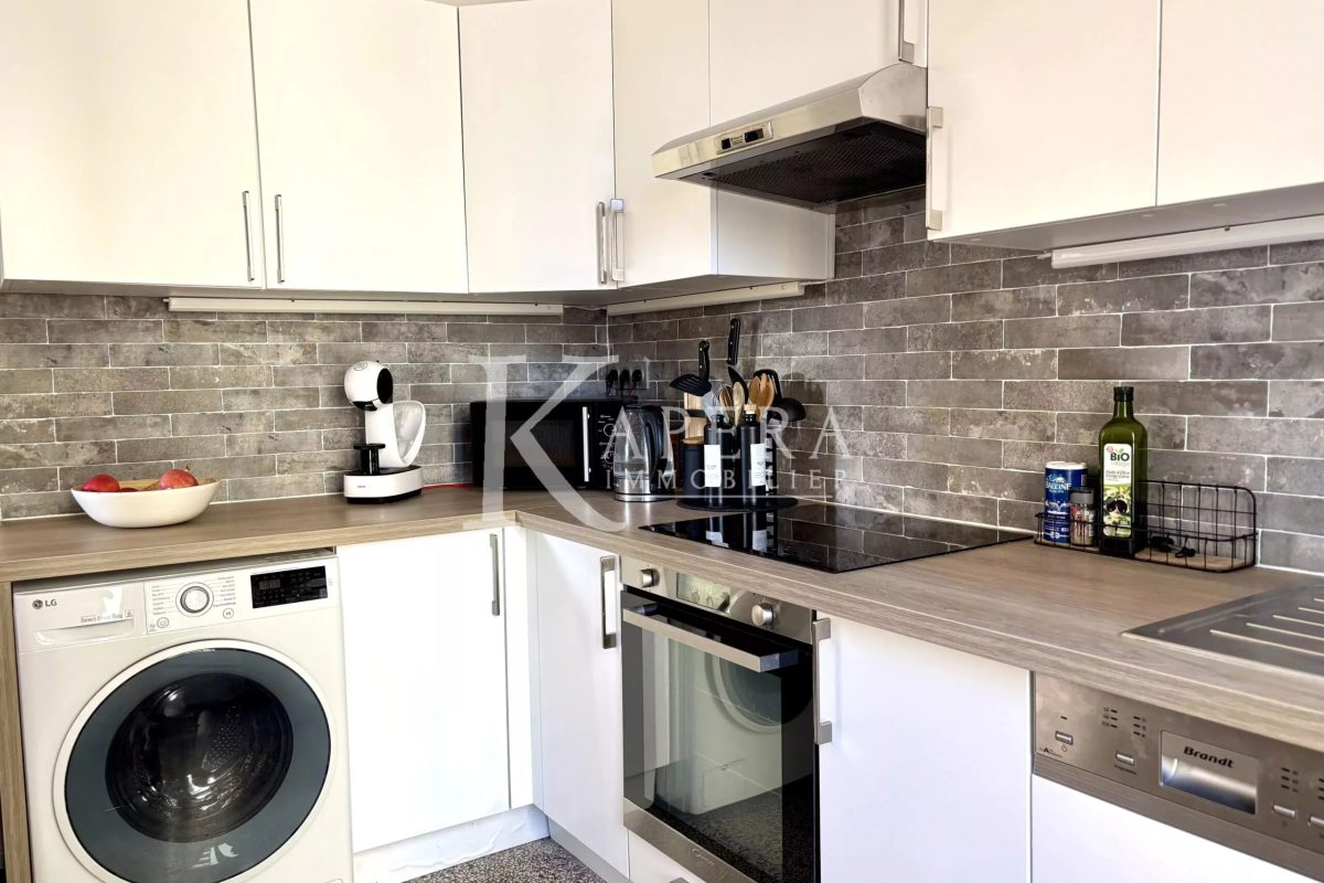 RARE - 2 PIECES 46M2 + BALCON - CAVE - BOURGEOIS