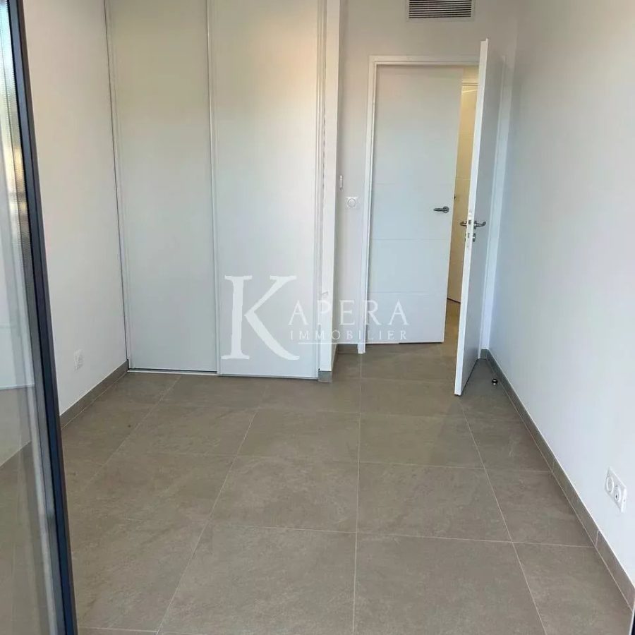 VENTE 3P 67M2 - VILLENEUVE LOUBET/VAUGRENIER - DOUBLE GARAGE - TERRASSE