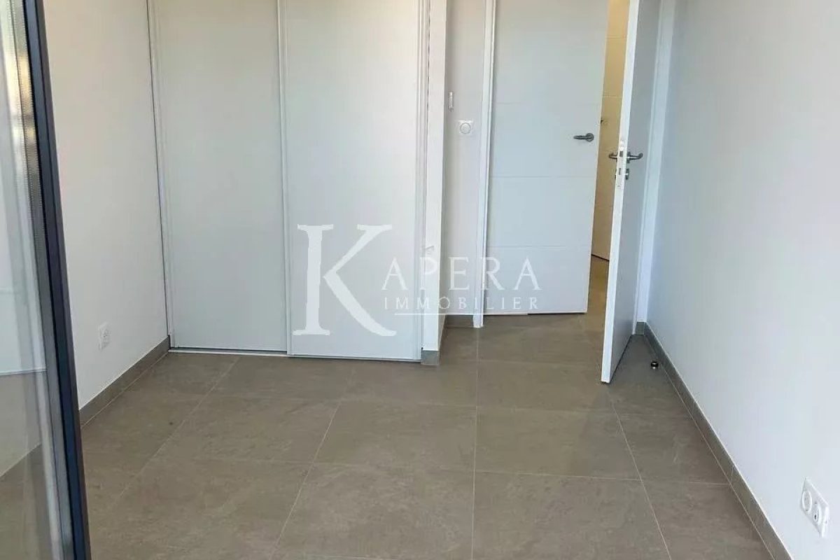 VENTE 3P 67M2 - VILLENEUVE LOUBET/VAUGRENIER - DOUBLE GARAGE - TERRASSE