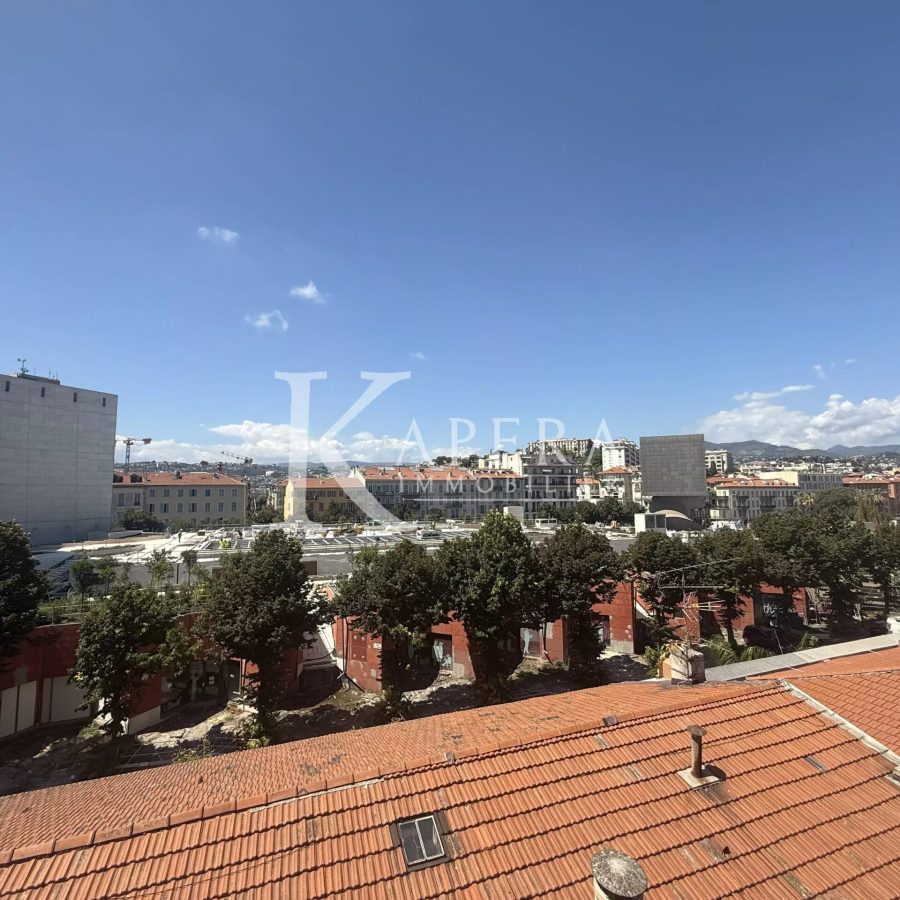 LOCATION DUPLEX MEUBLÉ - PLACE GARIBALDI
