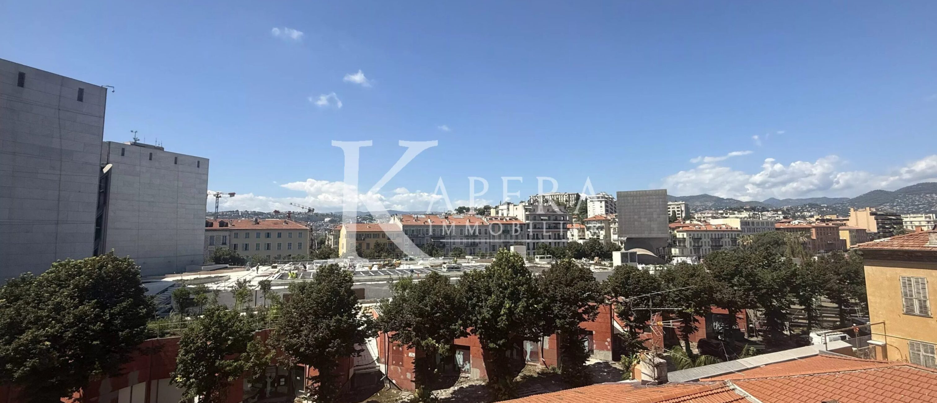 LOCATION DUPLEX MEUBLÉ - PLACE GARIBALDI