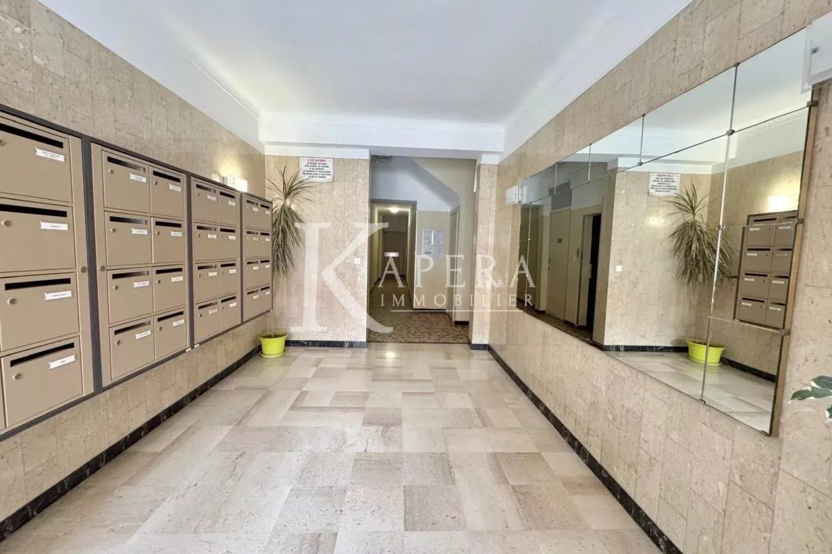 LOCATION MEUBLEE 3P TRAVERSANT 57M² - NICE RIQUIER - BALCON - CAVE