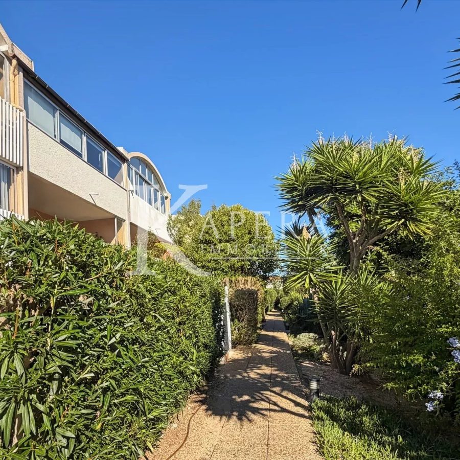 VENTE STUDIO 30M2 - SAINT LAURENT DU VAR / CORNICHE FAHNESTOCK - PISCINE