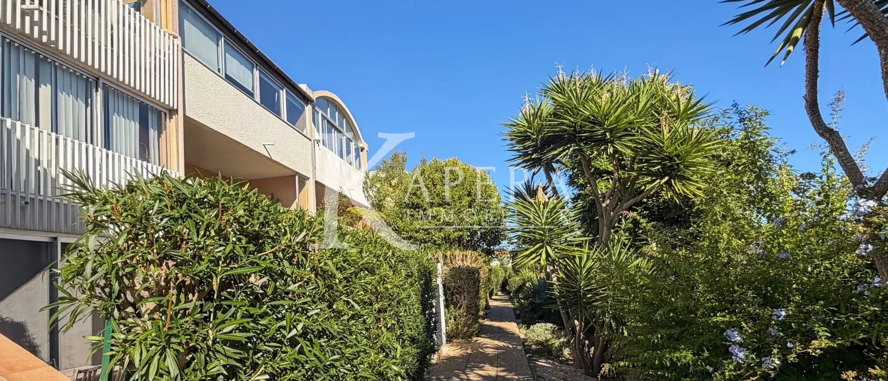 VENTE STUDIO 30M2 - SAINT LAURENT DU VAR / CORNICHE FAHNESTOCK - PISCINE