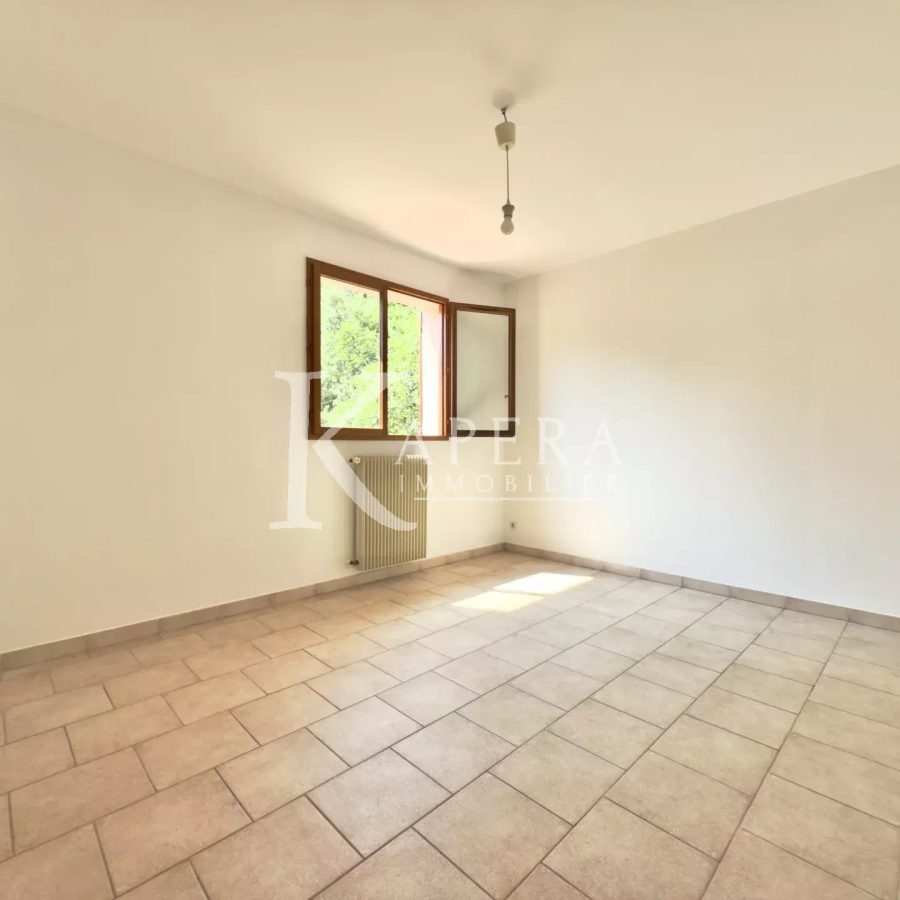LOCATION MAISON - VALBONNE ILE VERTE- GARAGE-JARDIN-PISCINE