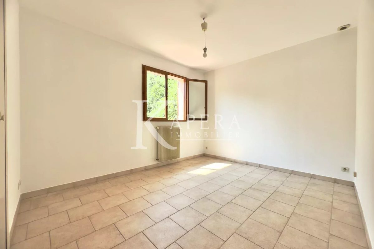 LOCATION MAISON - VALBONNE ILE VERTE- GARAGE-JARDIN-PISCINE
