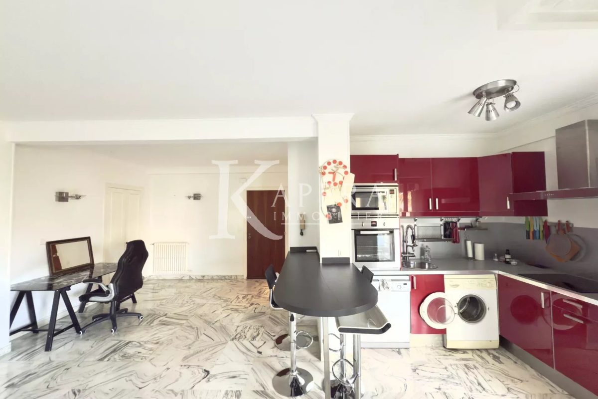 LOCATION 2P 50 m2 - NICE CIMIEZ - VUE DEGAGEE- GARAGE 24M2-CAVE