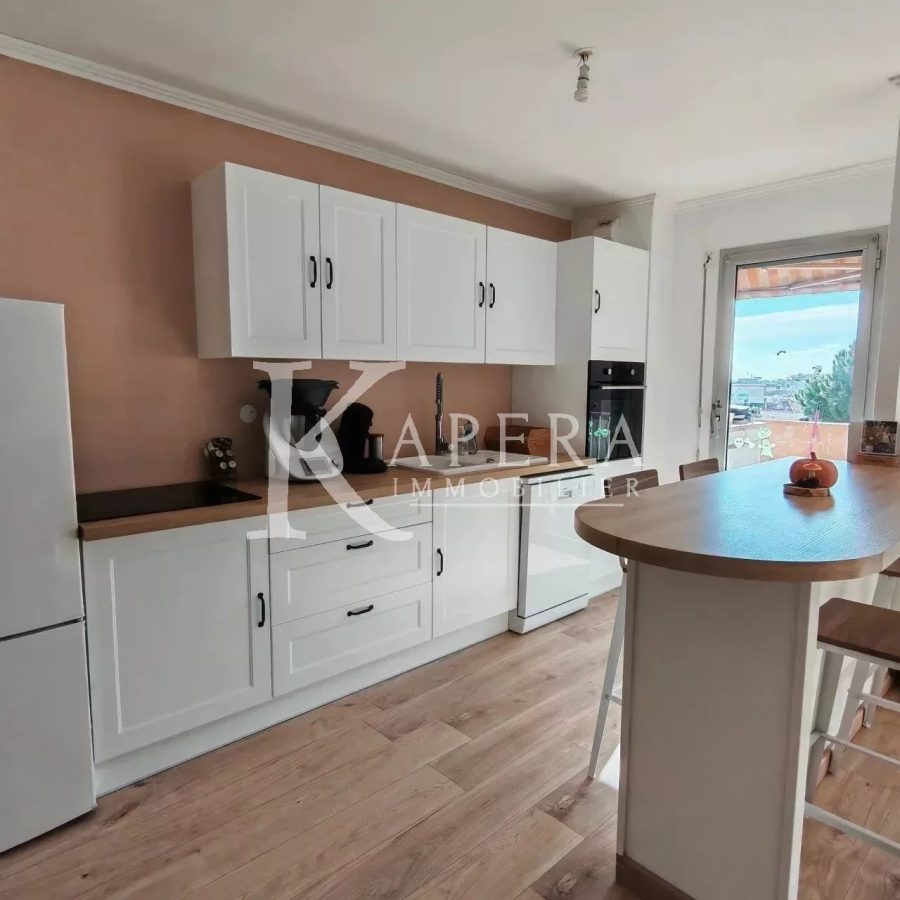 VENTE 3P 63M2 - CAGNES SUR MER / LES VESPINS - TERRASSE - PARKING