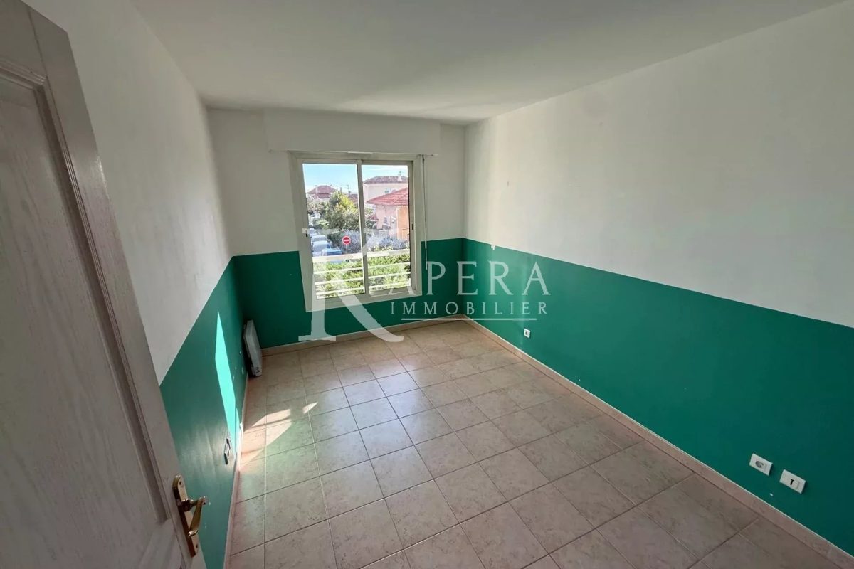 VENTE 2P 45M2 - SAINT LAURENT DU VAR - PARKING - TERRASSE