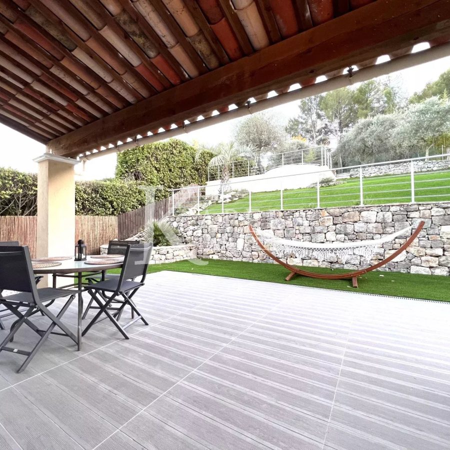 LOCATION VILLA 5P- VALBONNE-PISCINE