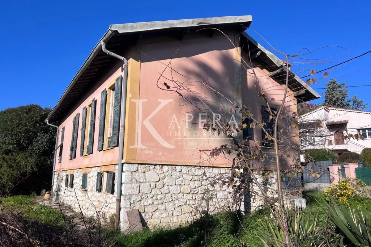 VENTE MAISON FAMILIALE 6P 163M2 - CAGNES SUR MER/ BREGUIERES - BEAU TERRAIN - CALME
