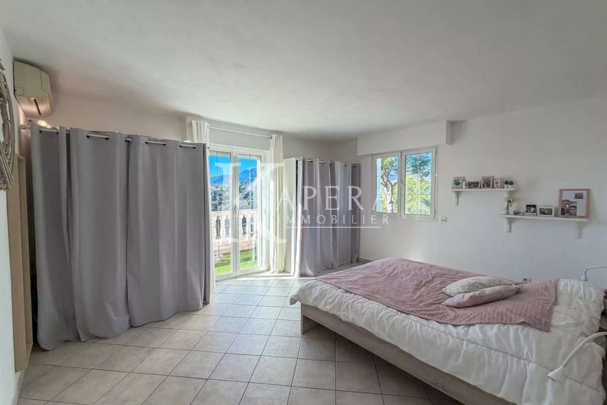 VENTE MAISON 8P 233M2 - CAGNES SUR MER/LES COLLETTES - PISCINE