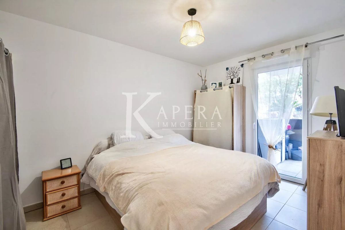 VENTE 2P 41M² - SAINT LAURENT DU VAR/LES PUGETS - TERRASSE - PARKING