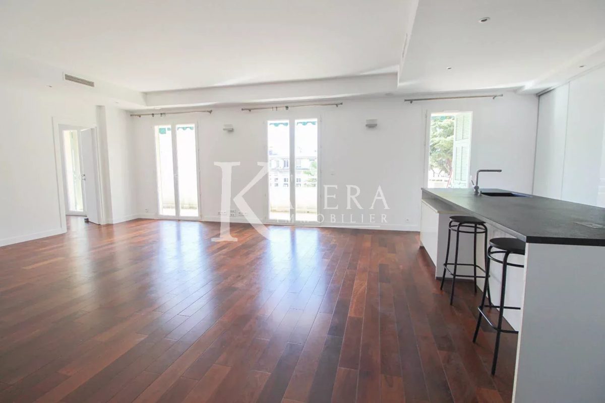 VENTE 4P 140m² - NICE CENTRE VILLE - TERRASSE - PARKING