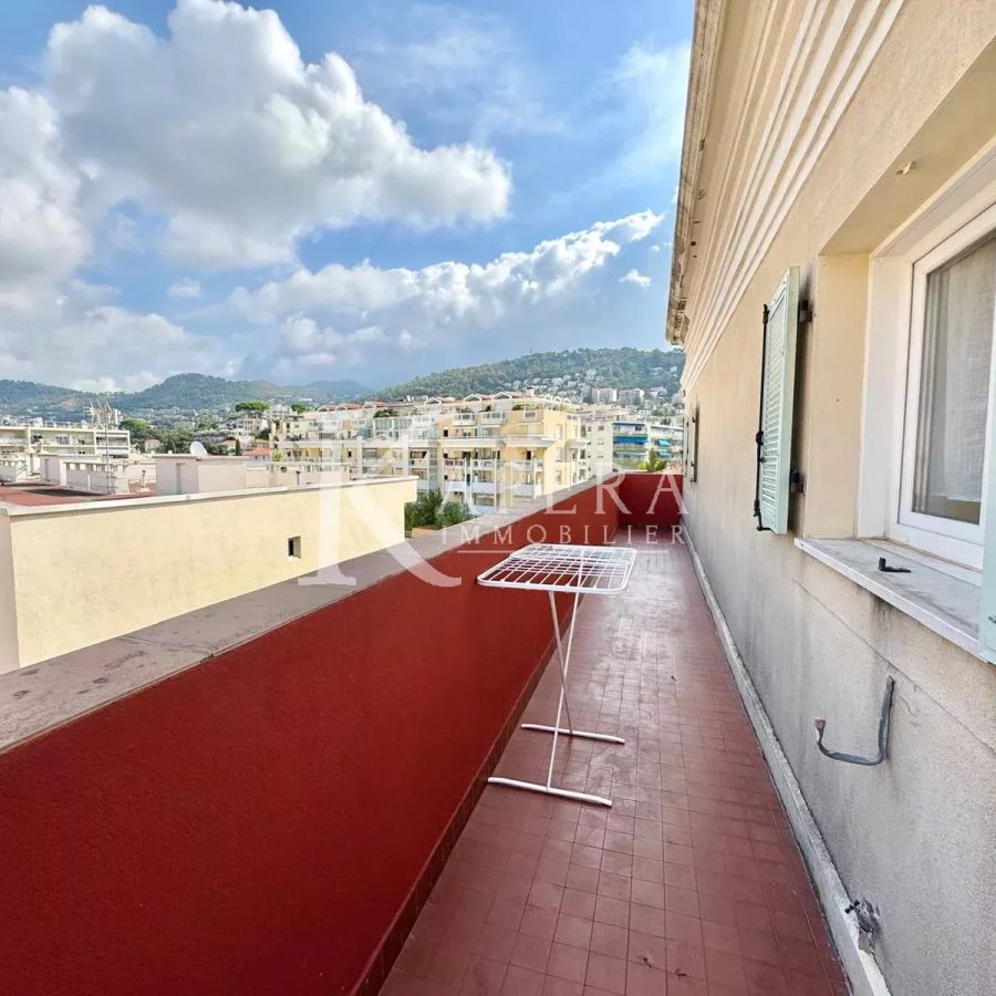 LOCATION MEUBLÉE 10 MOIS – NICE LE PORT – 2P 48M² AVEC TERRASSE ET VUE MER PANORAMIQUE