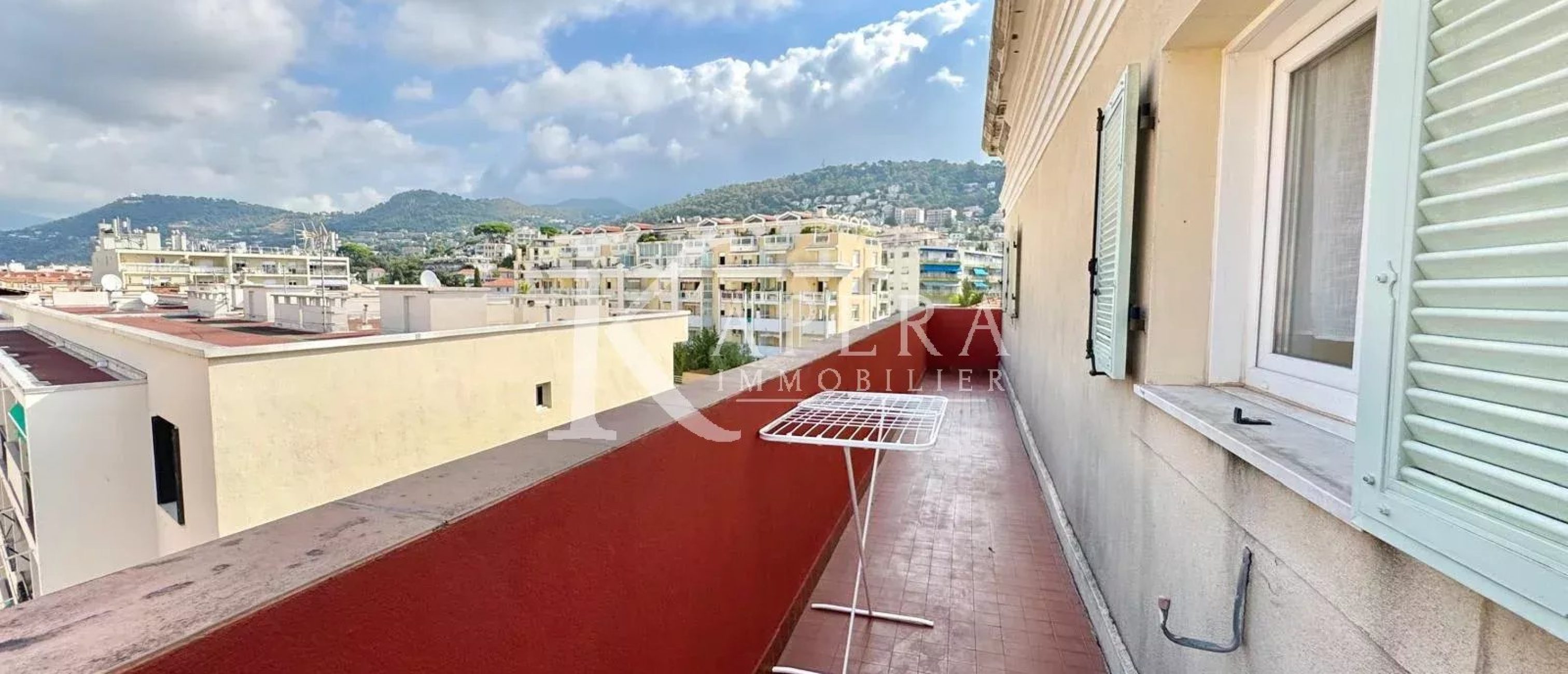 LOCATION MEUBLÉE 10 MOIS – NICE LE PORT – 2P 48M² AVEC TERRASSE ET VUE MER PANORAMIQUE