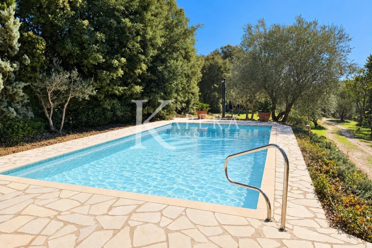 RARE - BERGERIE DU XVIIIᵉ - PISCINE - DÉPENDANCE