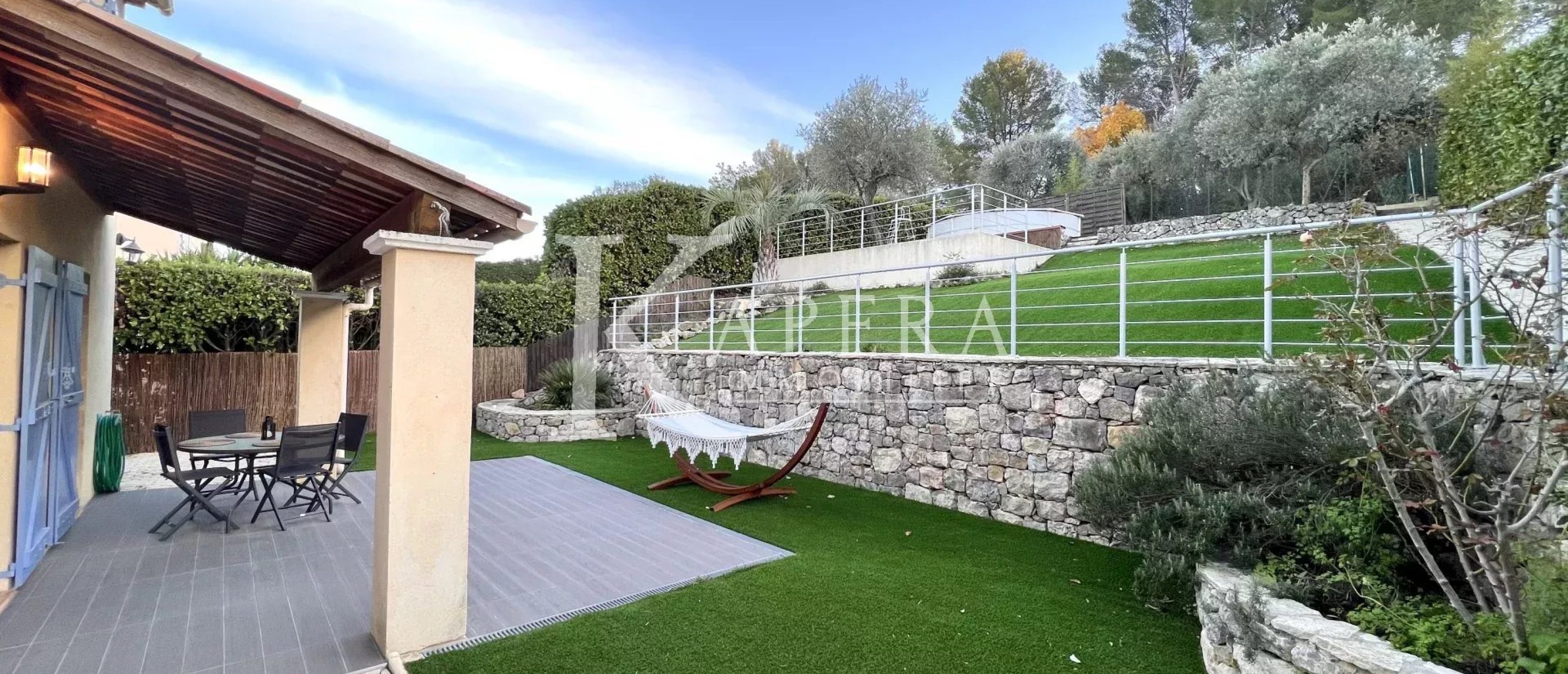 LOCATION VILLA 5P- VALBONNE-PISCINE