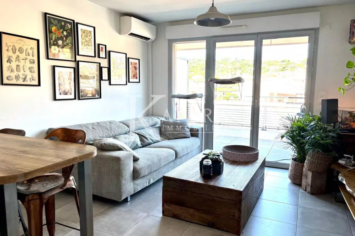 VENTE 2P 40M2 - VALLAURIS - CENTRE VILLE -  TERRASSE - PARKING