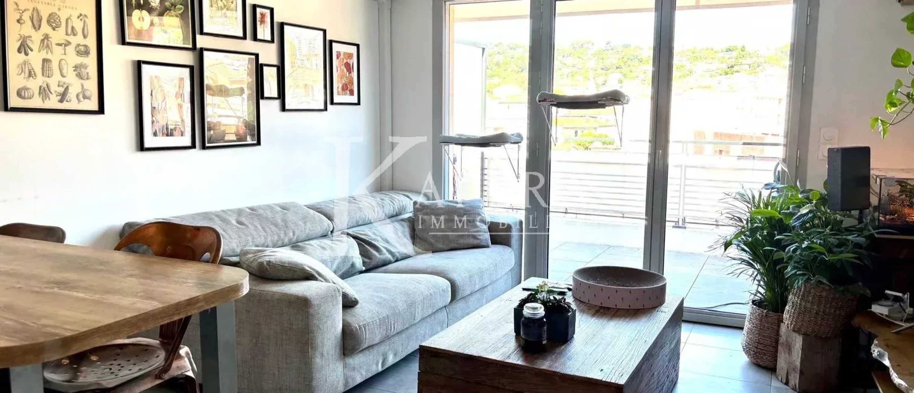 VENTE 2P 40M2 - VALLAURIS - CENTRE VILLE -  TERRASSE - PARKING