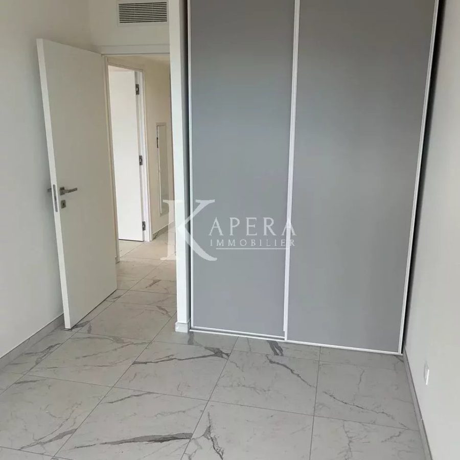 VENTE 3P 67M2 - SAINT LAURENT DU VAR/PORT - PARKINGS - TERRASSE