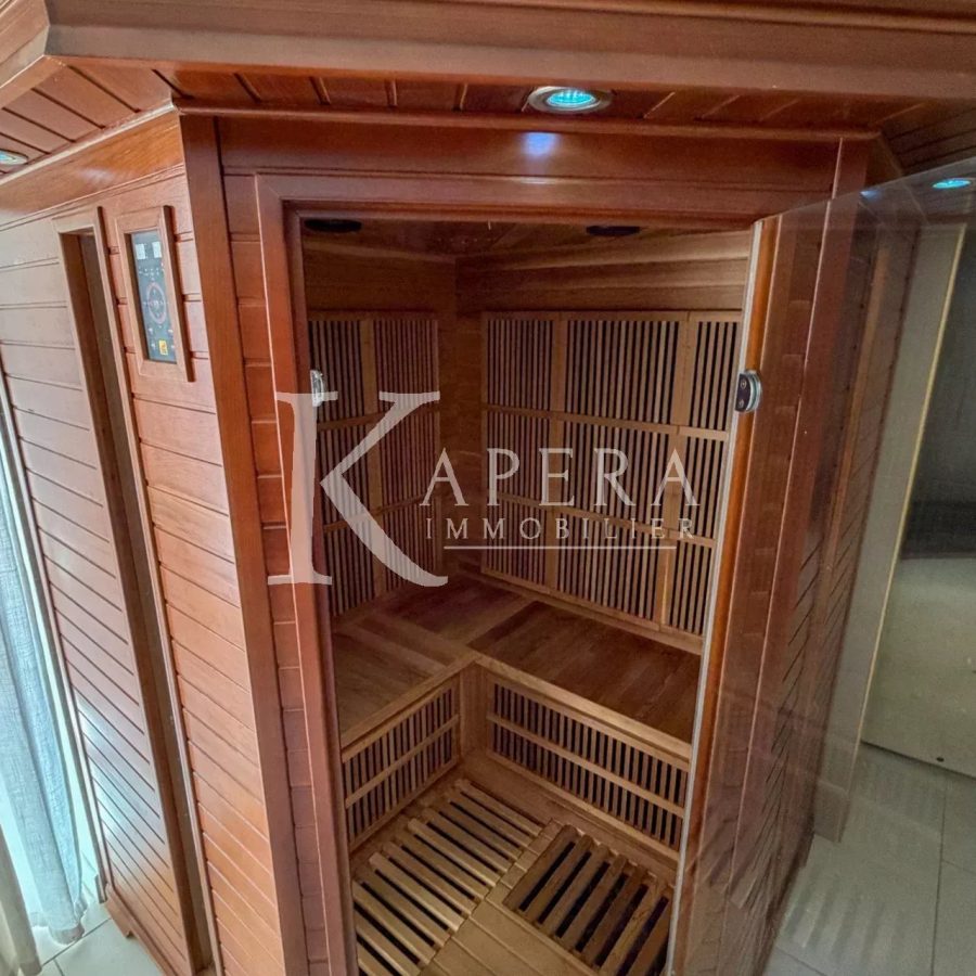 VENTE MAISON 8P 233M2 - CAGNES SUR MER/LES COLLETTES - PISCINE