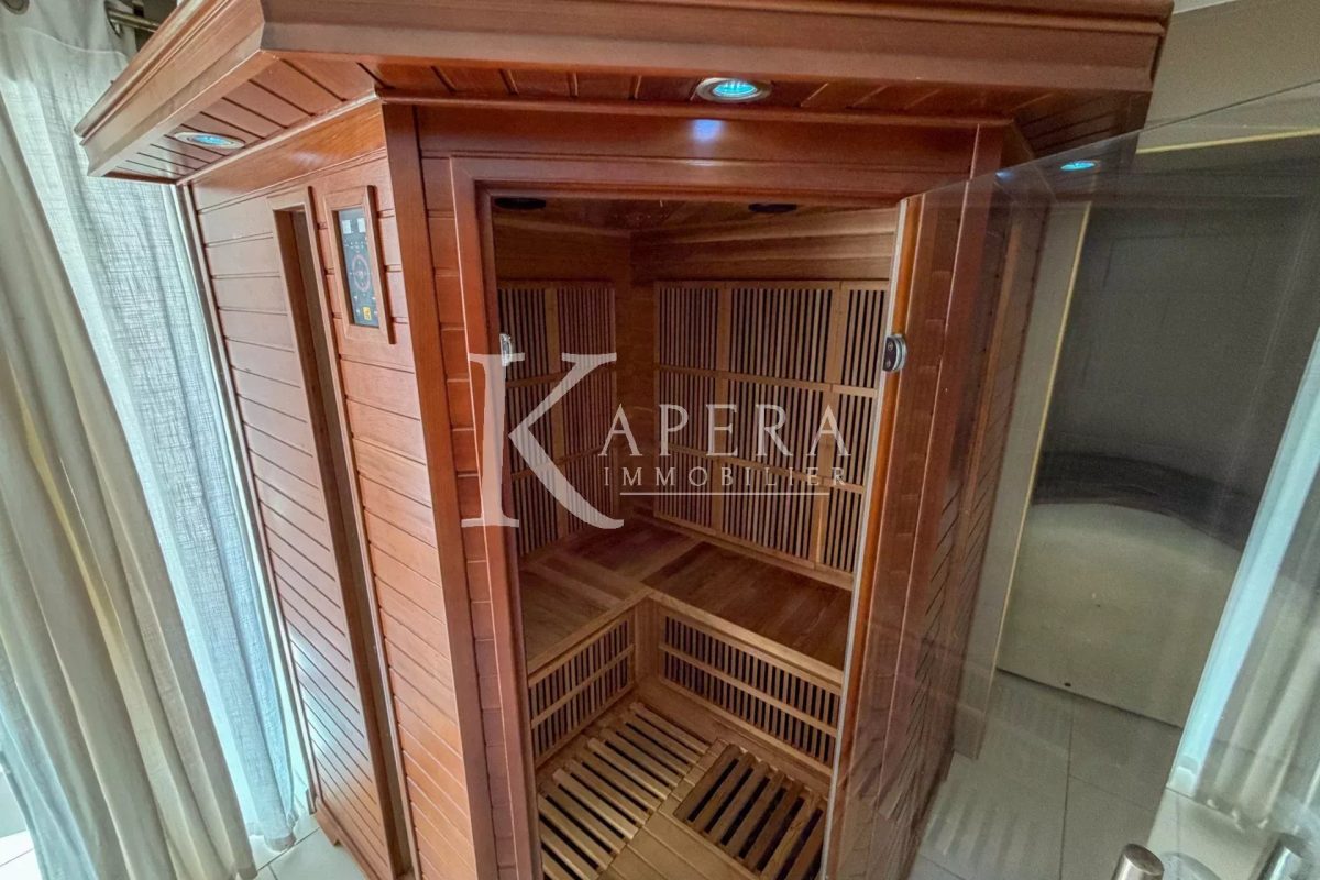 VENTE MAISON 8P 233M2 - CAGNES SUR MER/LES COLLETTES - PISCINE