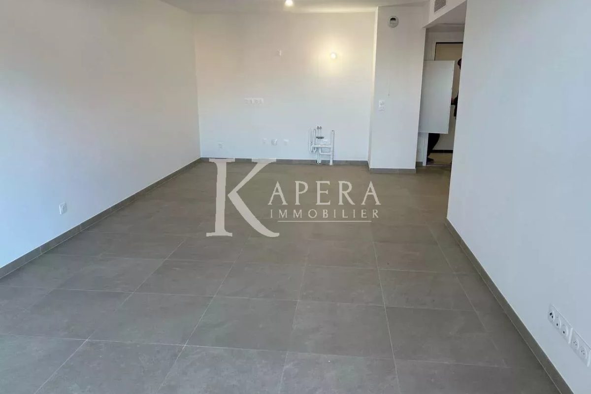 VENTE 3P 67M2 - VILLENEUVE LOUBET/VAUGRENIER - DOUBLE GARAGE - TERRASSE