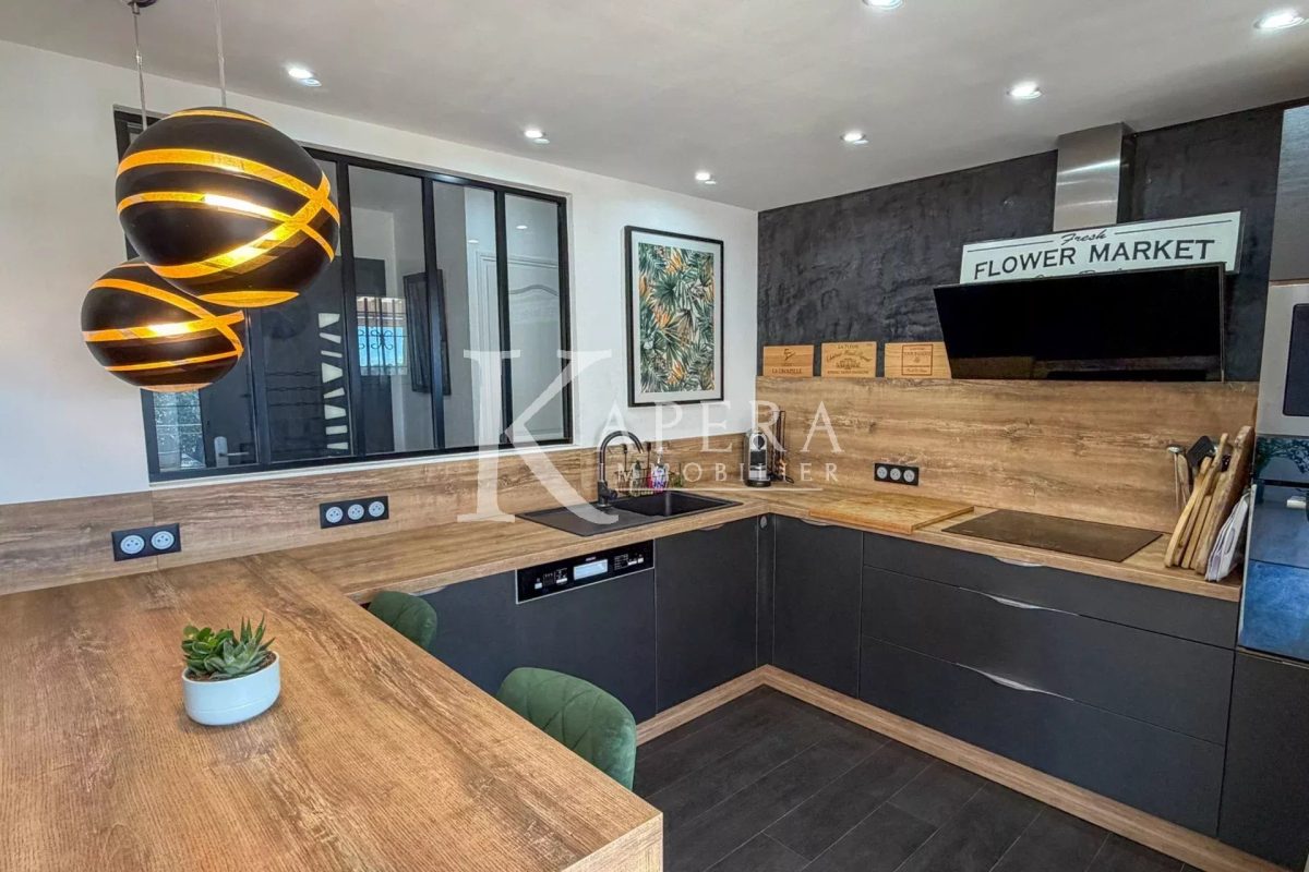 VENTE MAISON 8P 233M2 - CAGNES SUR MER/LES COLLETTES - PISCINE