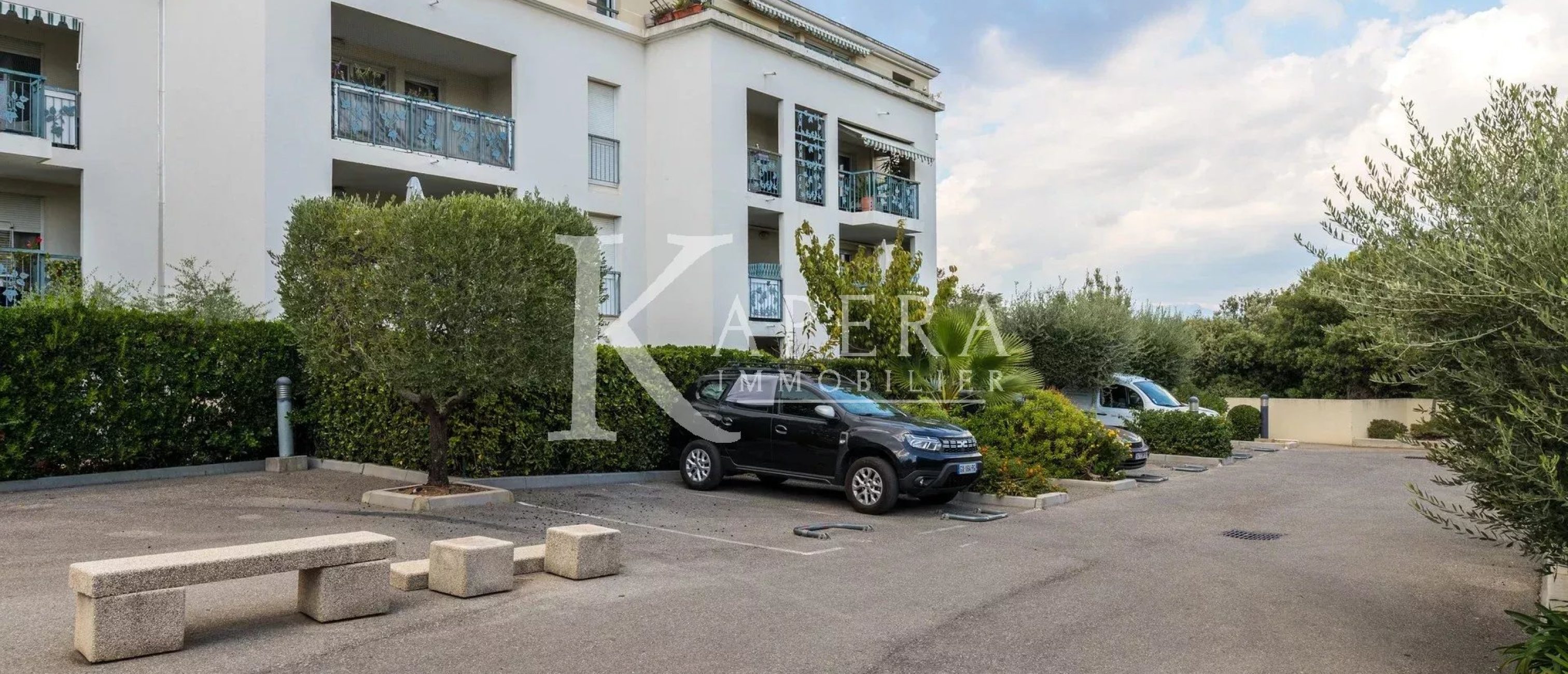 VENTE 3P 70M2 - SAINT LAURENT DU VAR/RASCAS - TERRASSE - GARAGE