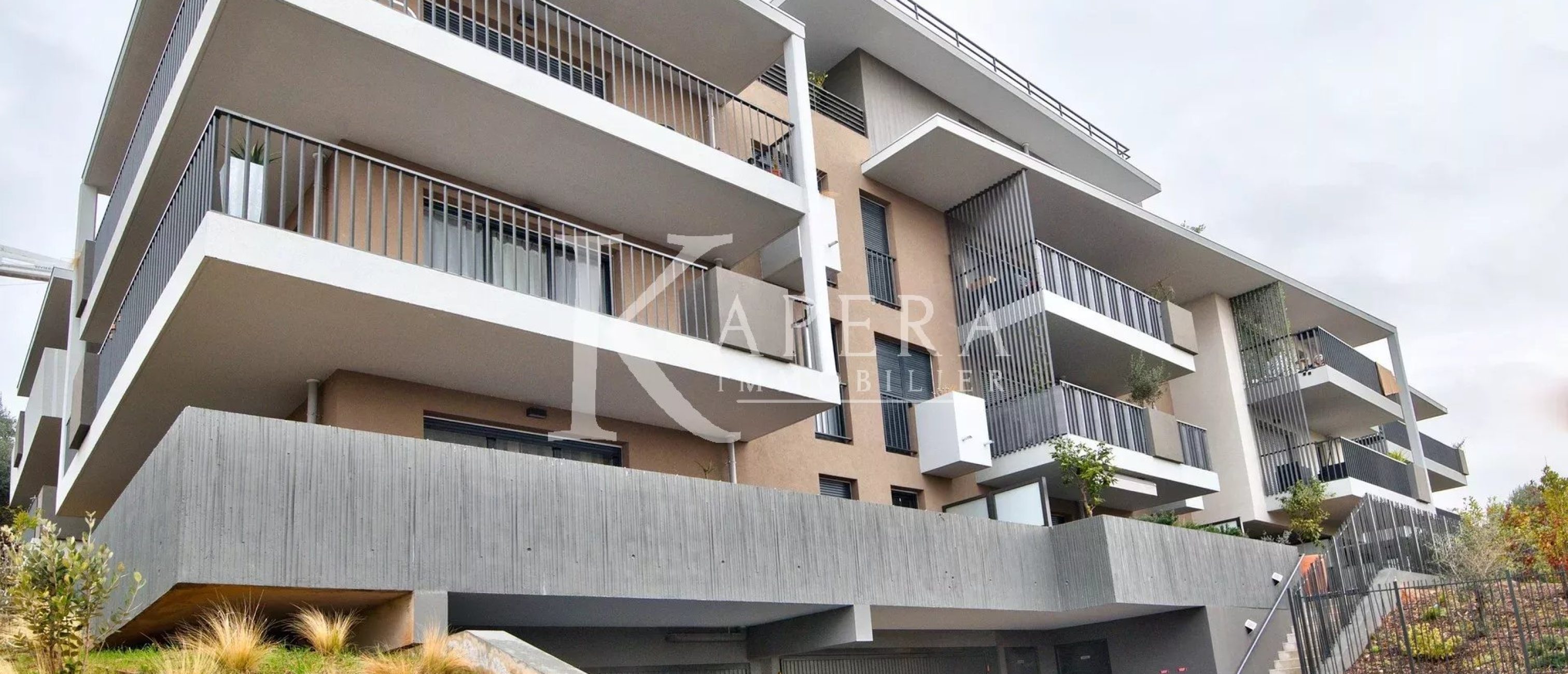 VENTE 2P 41M² - SAINT LAURENT DU VAR/LES PUGETS - TERRASSE - PARKING