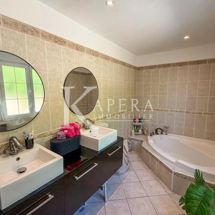 VENTE MAISON 8P 233M2 - CAGNES SUR MER/LES COLLETTES - PISCINE