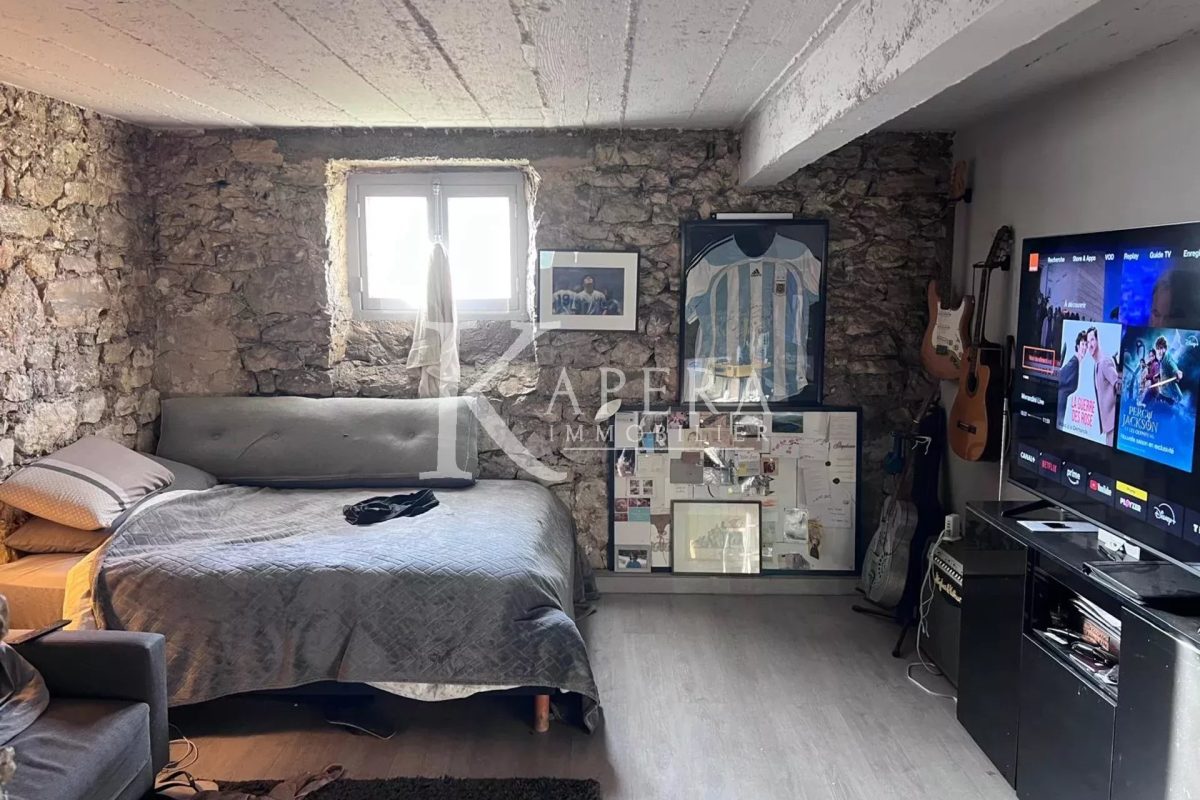 VENTE MAISON FAMILIALE 6P 163M2 - CAGNES SUR MER/ BREGUIERES - BEAU TERRAIN - CALME