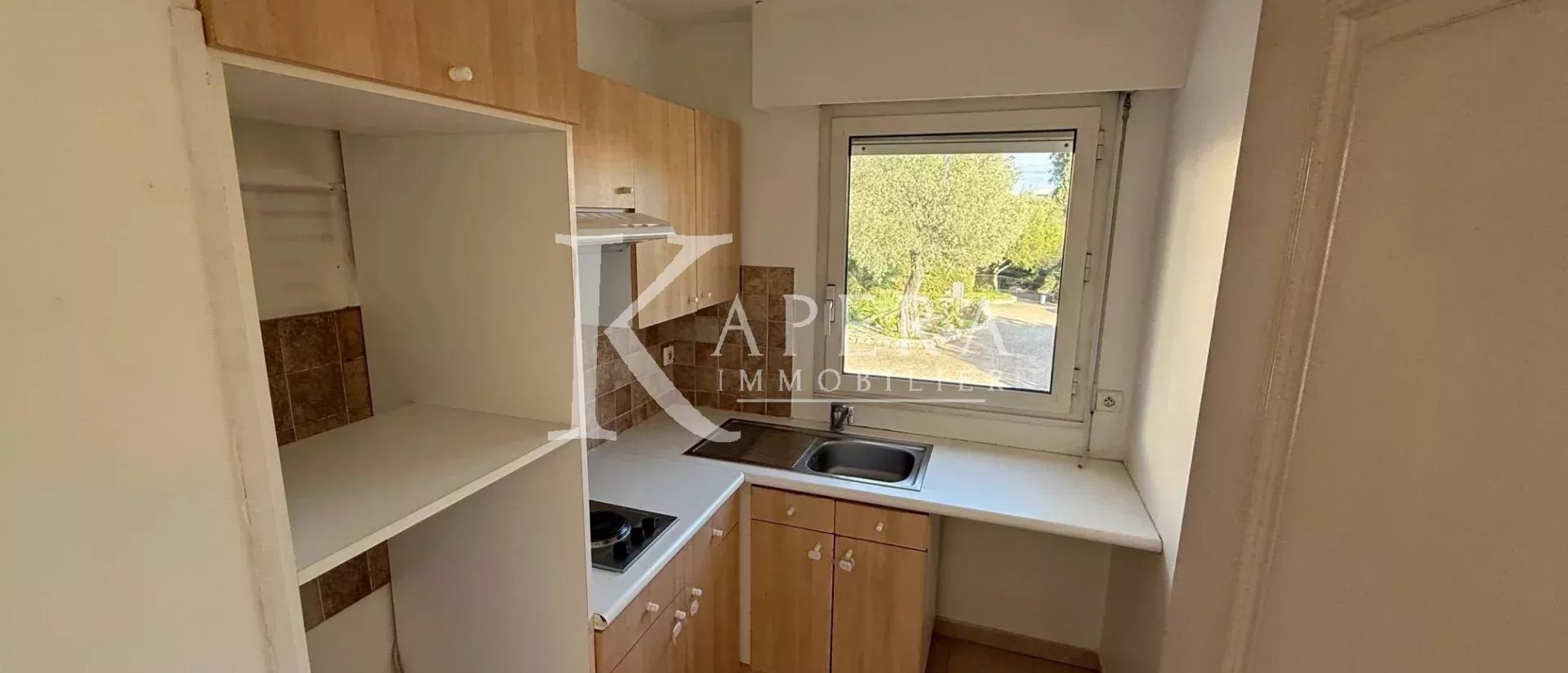 VENTE 2P 45M2 - SAINT LAURENT DU VAR - PARKING - TERRASSE