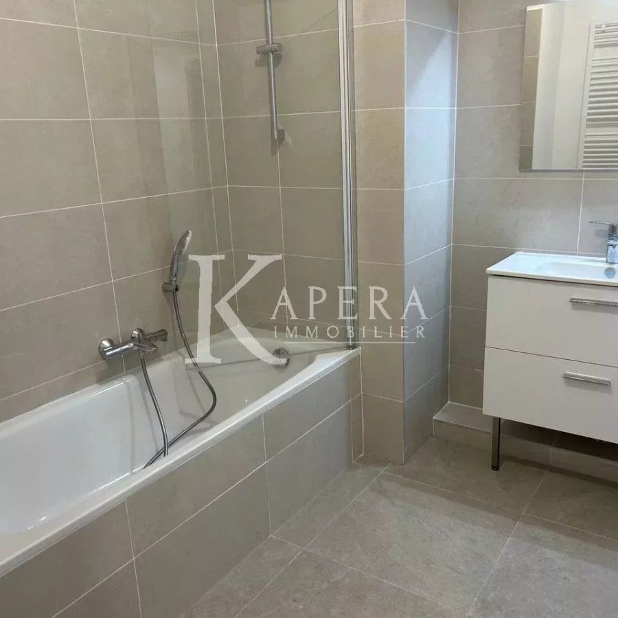 VENTE 3P 67M2 - VILLENEUVE LOUBET/VAUGRENIER - DOUBLE GARAGE - TERRASSE