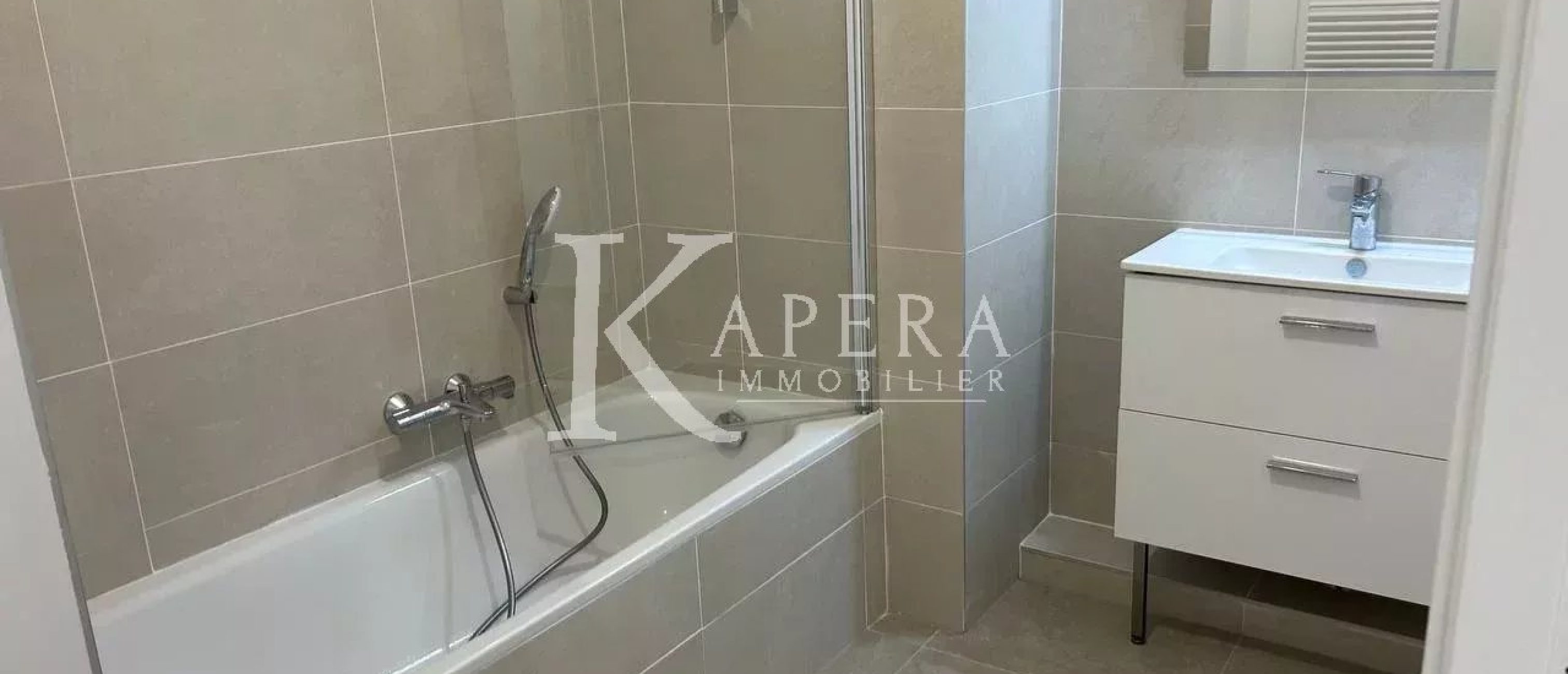 VENTE 3P 67M2 - VILLENEUVE LOUBET/VAUGRENIER - DOUBLE GARAGE - TERRASSE