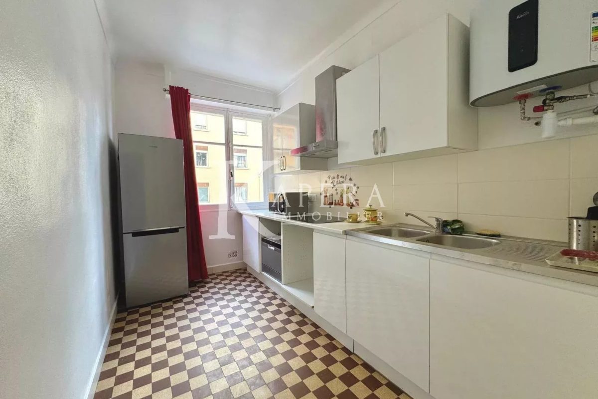 LOCATION MEUBLEE 3P TRAVERSANT 57M² - NICE RIQUIER - BALCON - CAVE