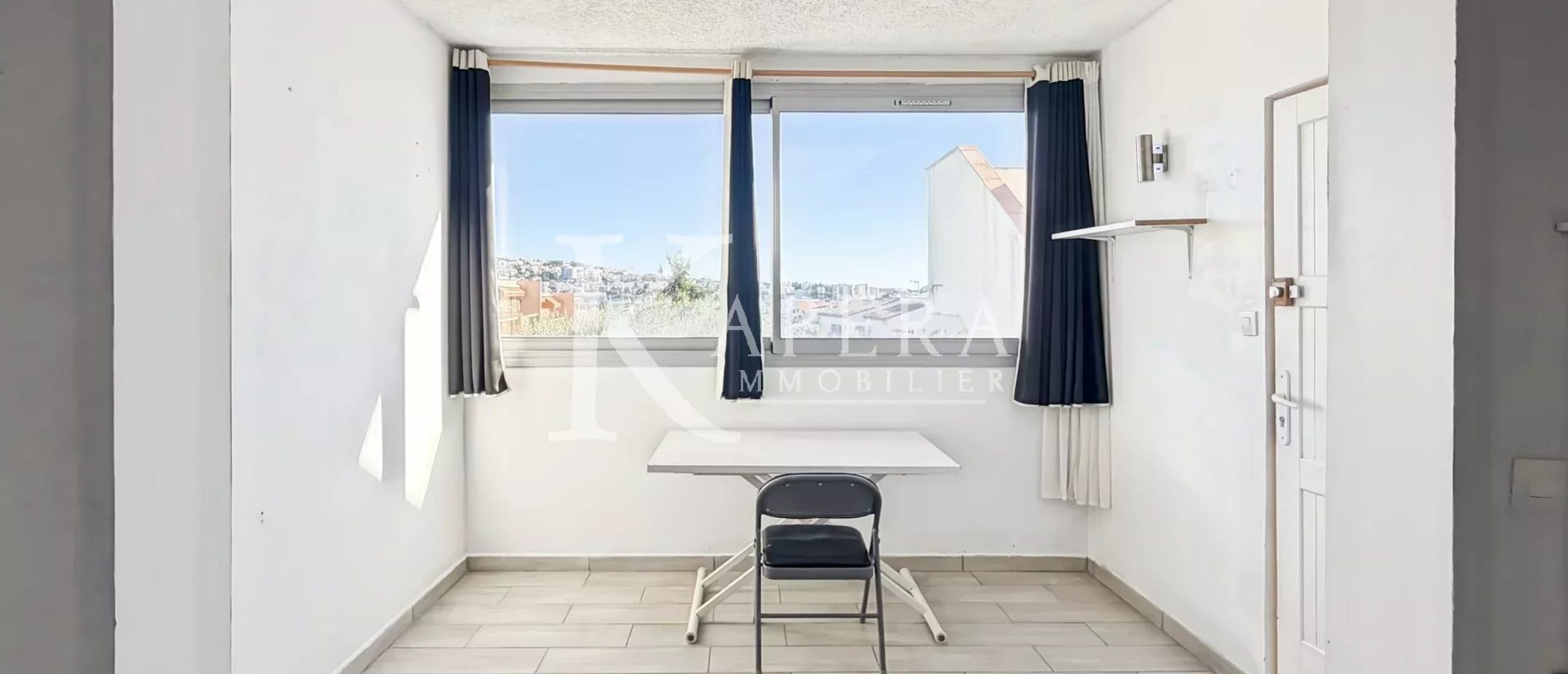 VENTE STUDIO 30M2 - SAINT LAURENT DU VAR / CORNICHE FAHNESTOCK - PISCINE