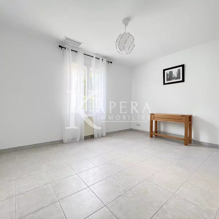 LOCATION VILLA 5P- VALBONNE-PISCINE