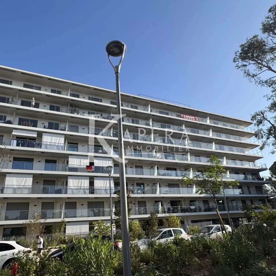 VENTE 3P 67M2 - SAINT LAURENT DU VAR/PORT - PARKINGS - TERRASSE