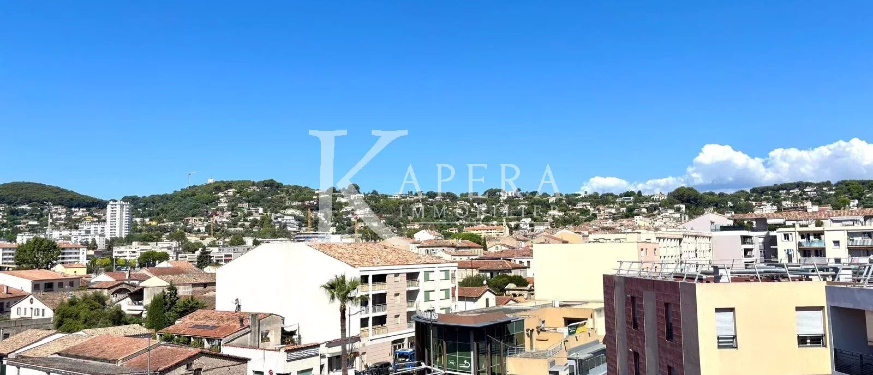 VENTE 2P 40M2 - VALLAURIS - CENTRE VILLE -  TERRASSE - PARKING